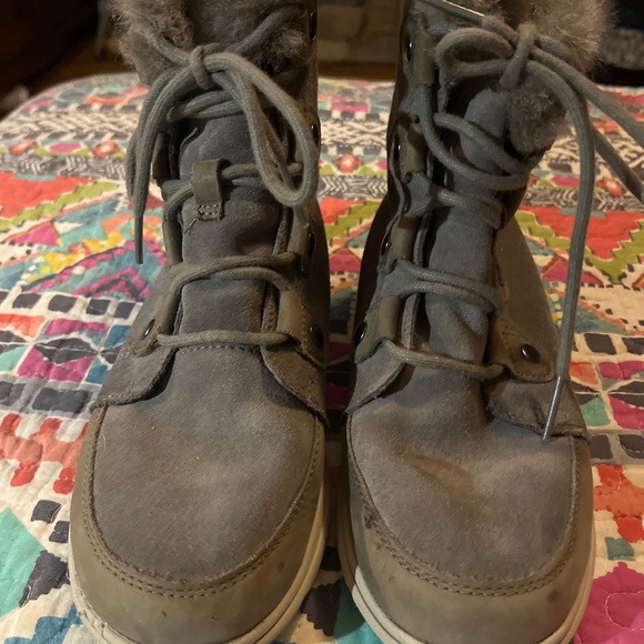 Sorel Explorer Joan Boots Womens Size 9 Gray Suede Faux Fur Waterproof Lace Up - Picture 2 of 4